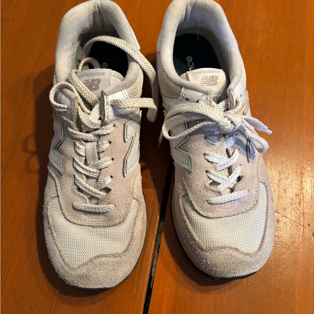 New Balance Women’s White and Cream Sneakers- size 8
